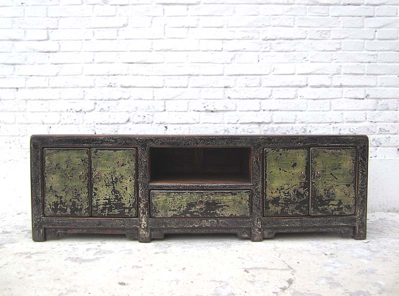 China shabby chic Lowboard flache Anrichte für TV Flachbildschirm Pinie schmutzgrau heavy used Optik von Luxury Park