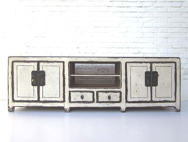 China Lowboard flache Anrichte für TV Bildschirm weiß lackierte Pinie Metallbeschläge von Luxury Park