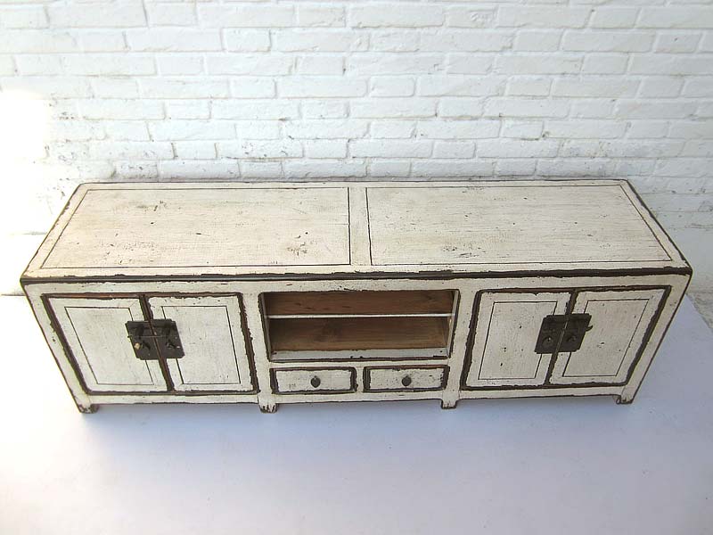 China Lowboard flache Anrichte für TV Bildschirm weiß lackierte Pinie Metallbeschläge von Luxury Park