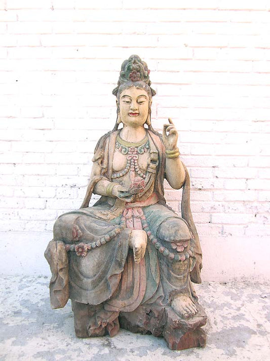 Guanyin sitzend Lebensgroße Skulptur Pappelholz bemalt China von Luxury Park