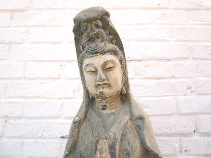 Bodhisattva Guanyin betend feine Skulptur Pappelholz China 1920
