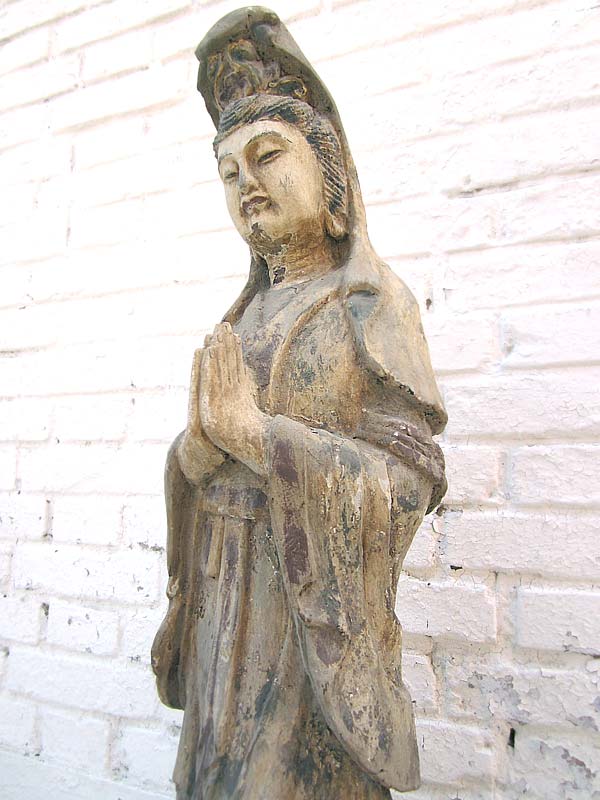 Bodhisattva Guanyin betend feine Skulptur Pappelholz China 1920