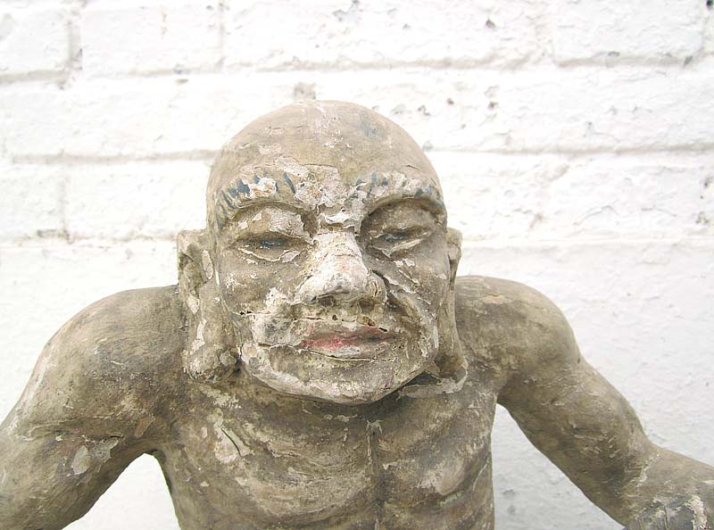 Skulptur Greis alter Mann Lazarus buddhistisch Pappel rund 80 Jahre alt von Luxury Park